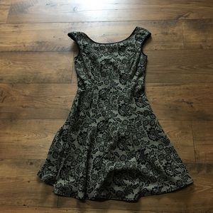Maggy London, Size 2, Excellent Condition